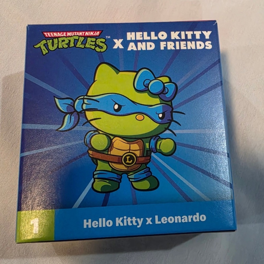 New McDonalds Hello Kitty x Leonardo TMNT Toy Green Excellent Figure Card Box